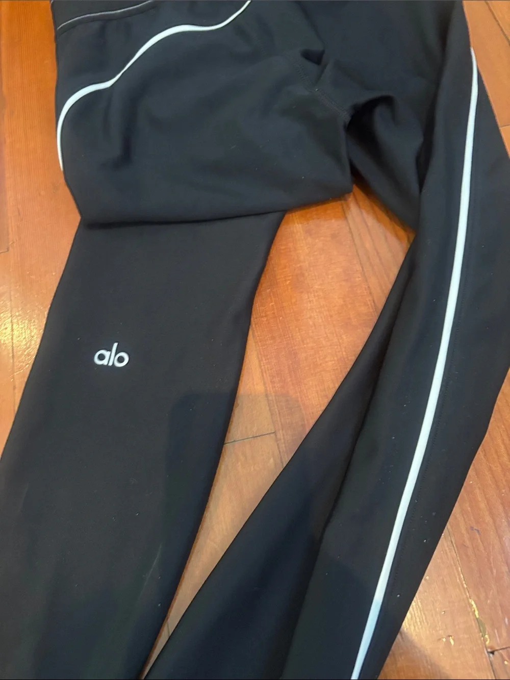 Alo Yoga Airlift High-Waist Suit Up Legging XXS like new
